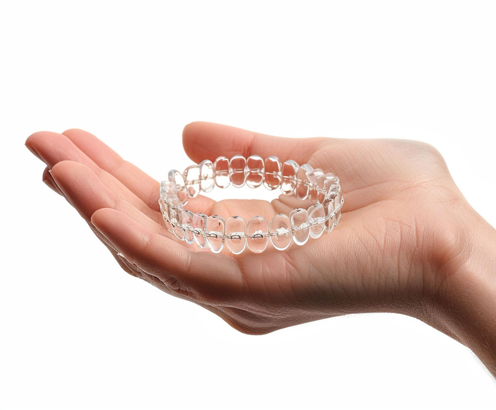 Gizli Diş Teli Invisalign 'nin Avantajları